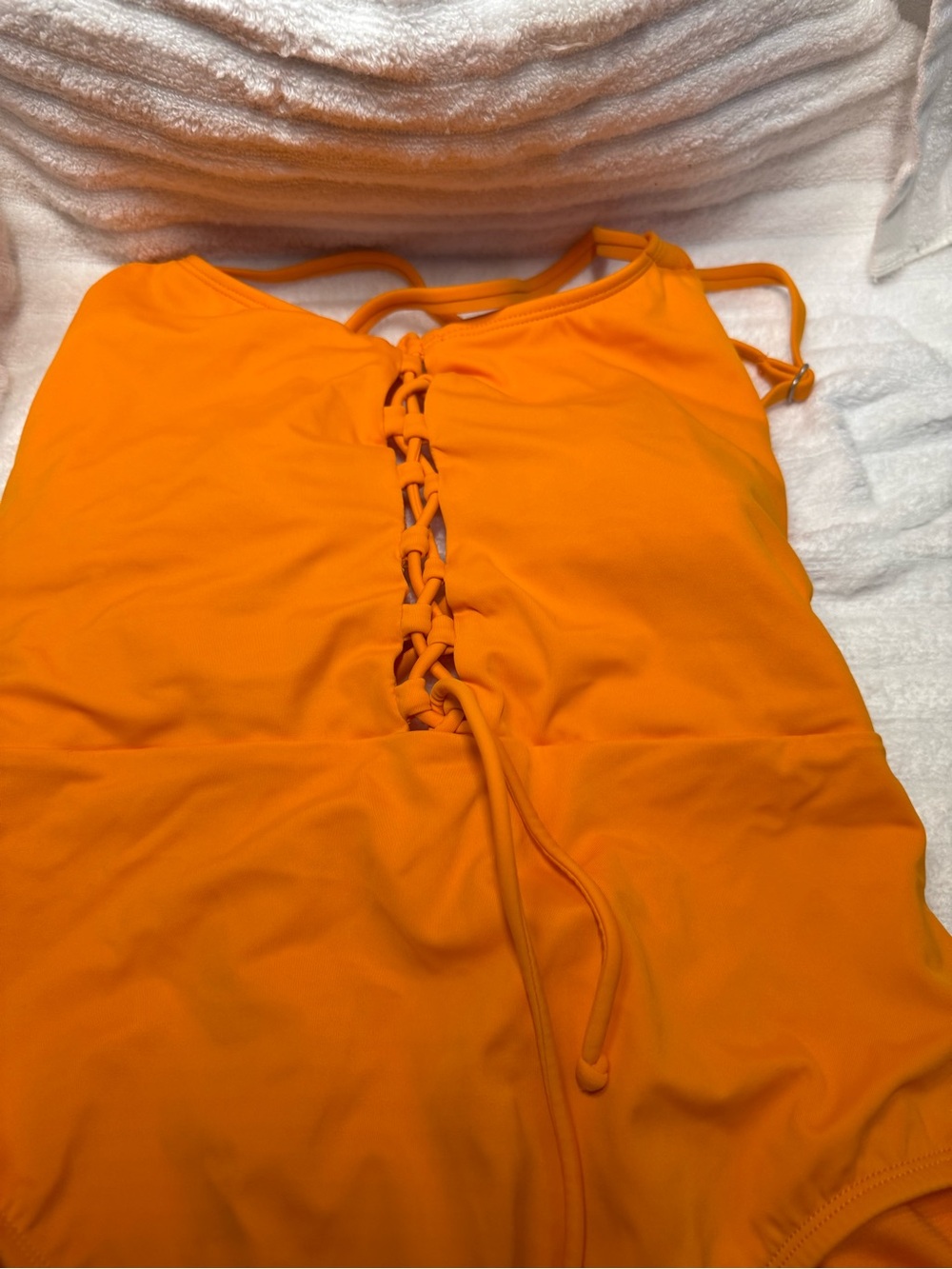 1 piece bathing suit 🍊